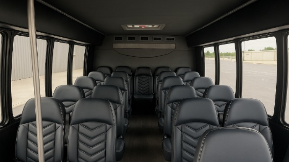 des moines 28 passenger minibus
